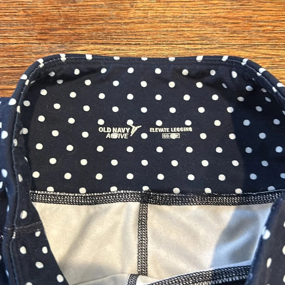 Old Navy Navy and White Polka Dot Elevate Leggings - Picture 5 of 5